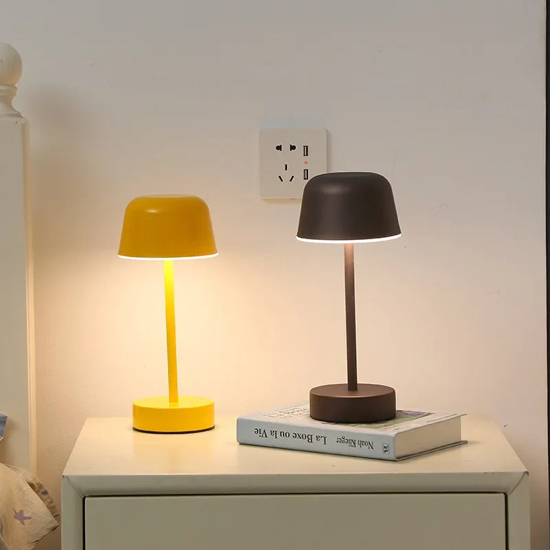 Modern Table Lamp Mushroom Metal Table Lights Art Design For Kid Room Minimalist Cute Portable Lighting Fixtures Bedside Lamp