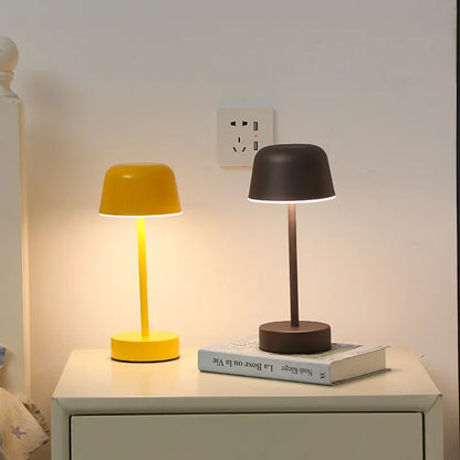 Modern Table Lamp Mushroom Metal Table Lights Art Design For Kid Room Minimalist Cute Portable Lighting Fixtures Bedside Lamp
